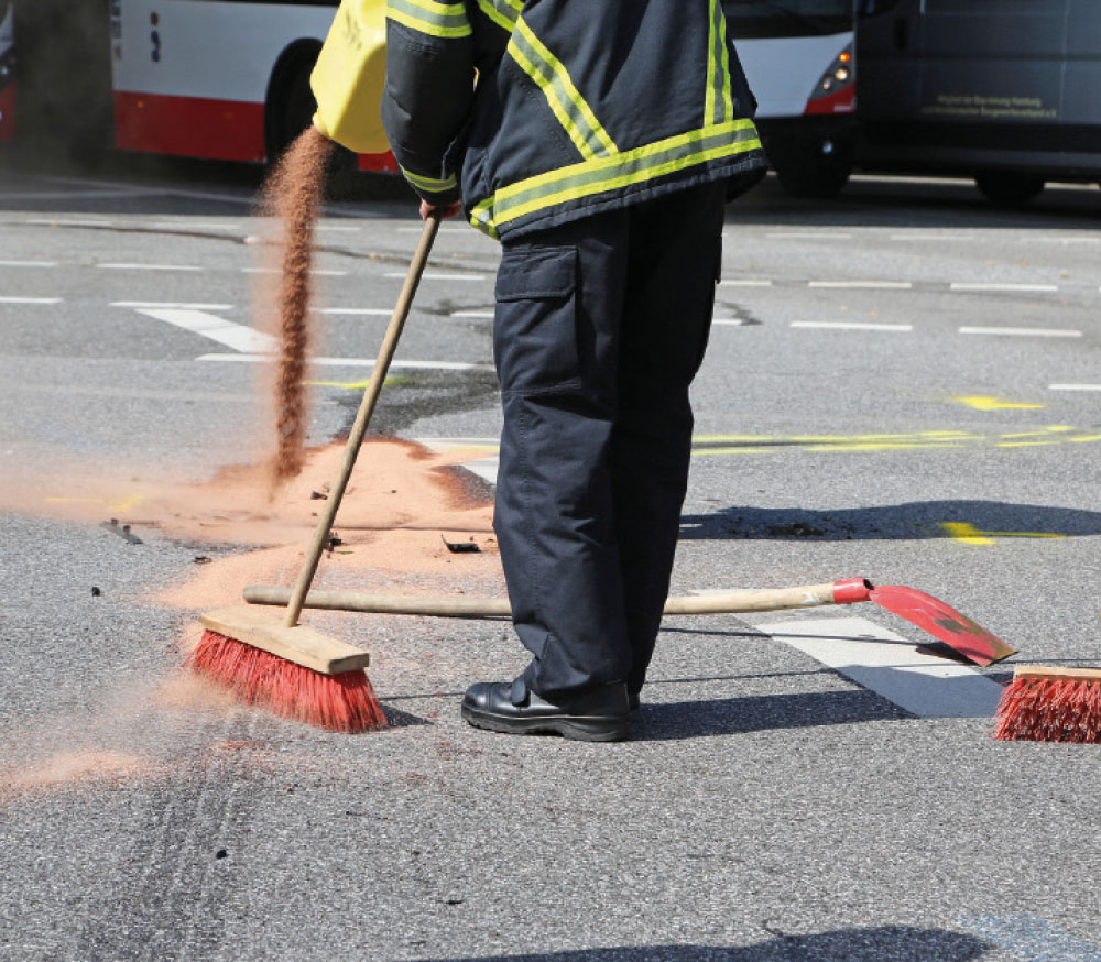 Beseitigung von Ölspuren und Extremverschmutzungen auf öffentlichen Verkehrsflächen Beseitigung von Ölspuren und Extremverschmutzungen auf öffentlichen Verkehrsflächen