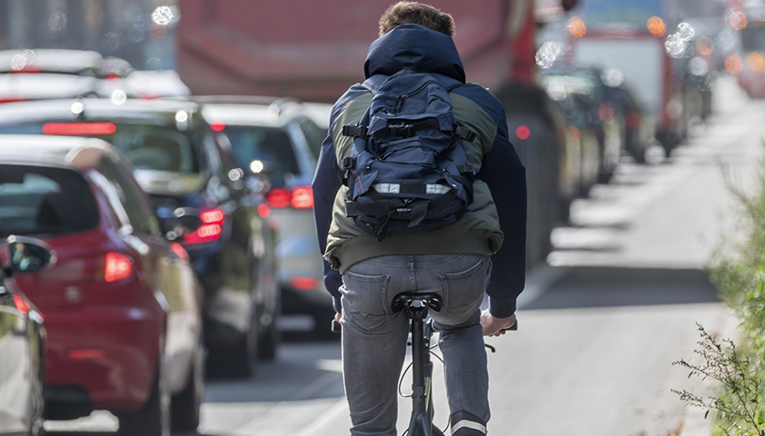Neue VwV-StVO am 16.11.21 in Kraft getreten! Mann auf dem Fahrrad
