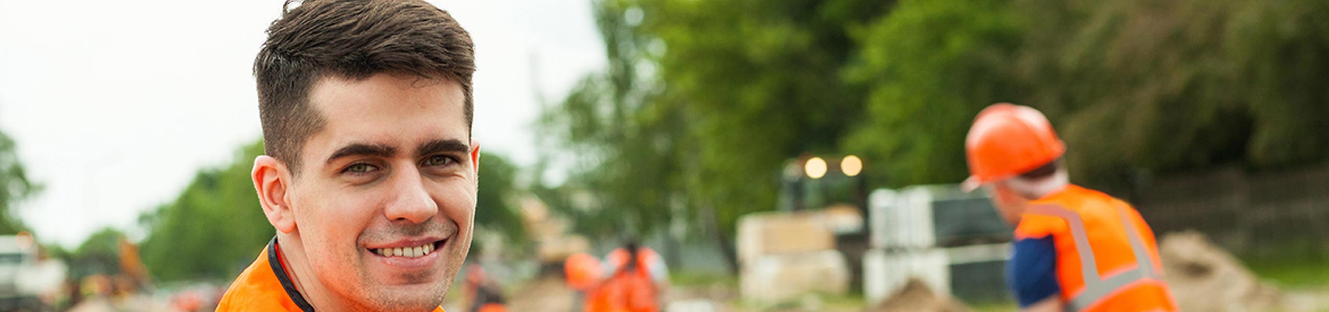 Bauarbeiter an einer Baustelle Straßenbau